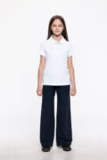 Dark blue trousers with pockets