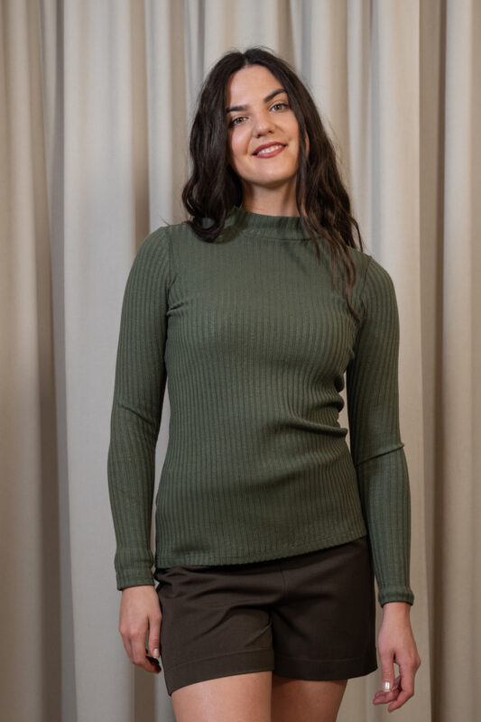 SHIRT WITH NECK